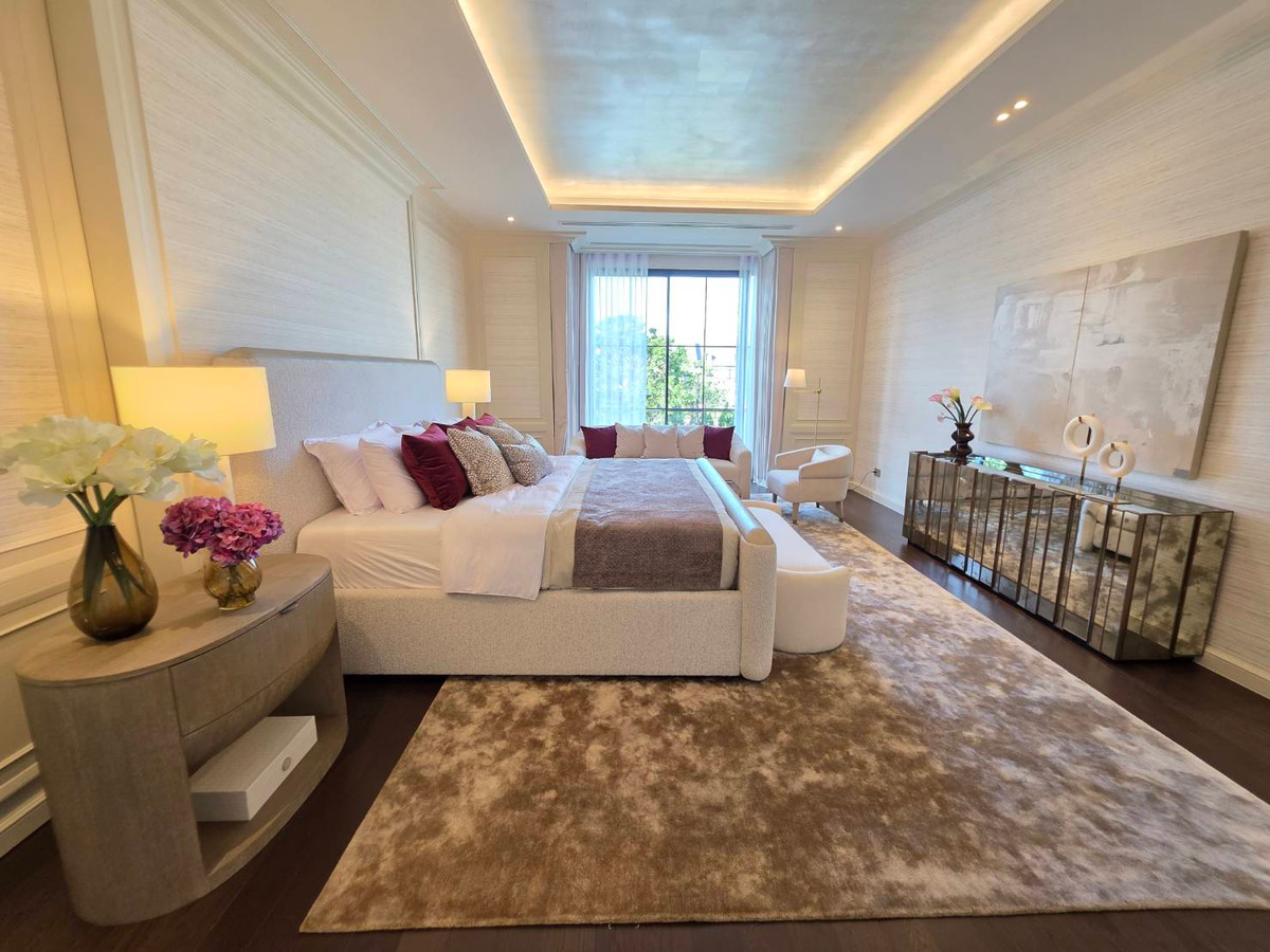 ขายบ้านพัฒนาการ ศรีนครินทร์ : Narasiri Victoire Krungthep Kreetha: Manoir No.6  678sqm. 5bed 6bath 99,000,000 Am: 0656199198