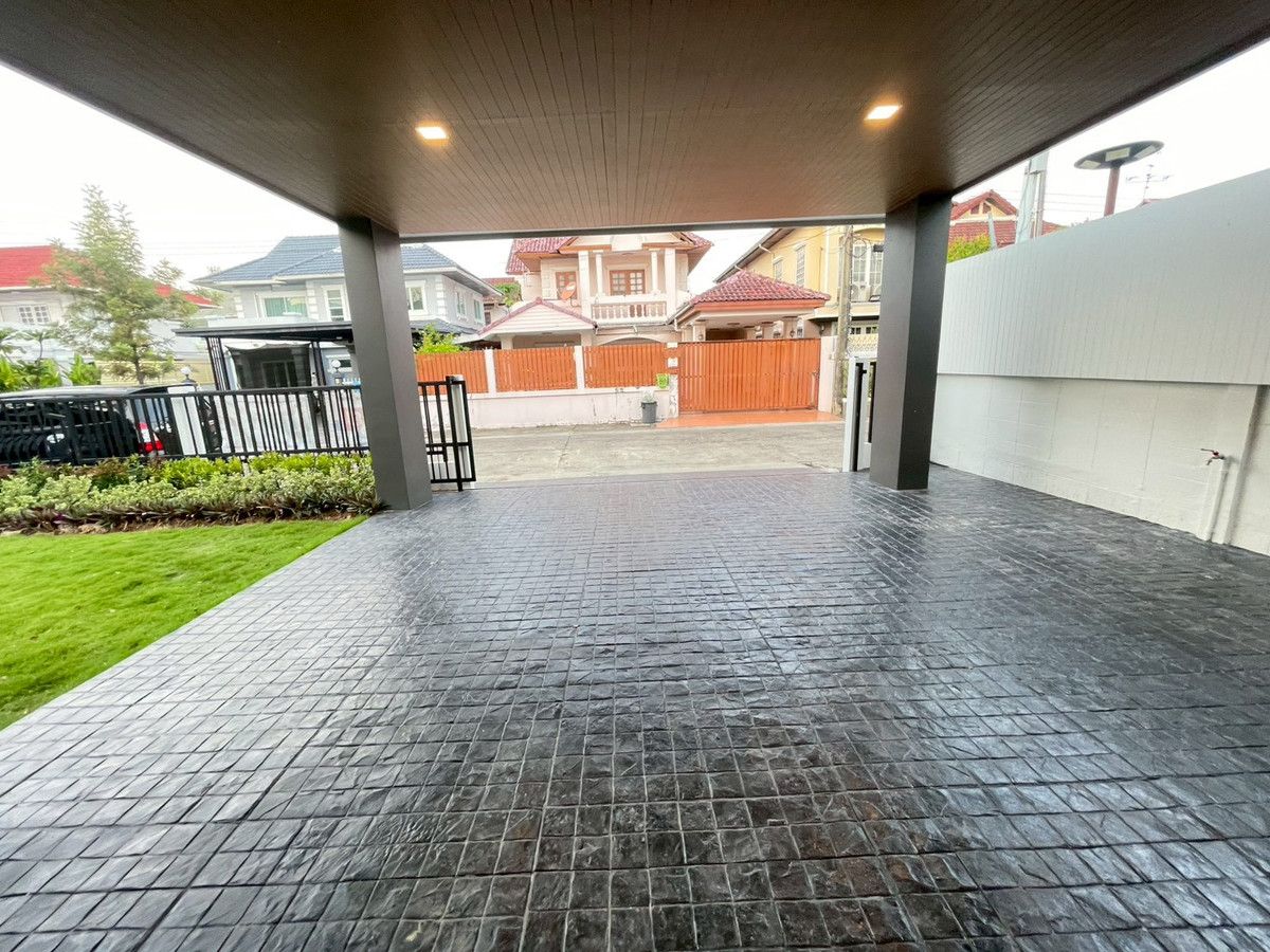 For SaleHouseNonthaburi, Bang Yai, Bangbuathong : Maneeya Masterpiece Rattanathibet, newly renovated second-hand detached house on Rattanathibet Road, near Central Rattanathibet, purple MRT.