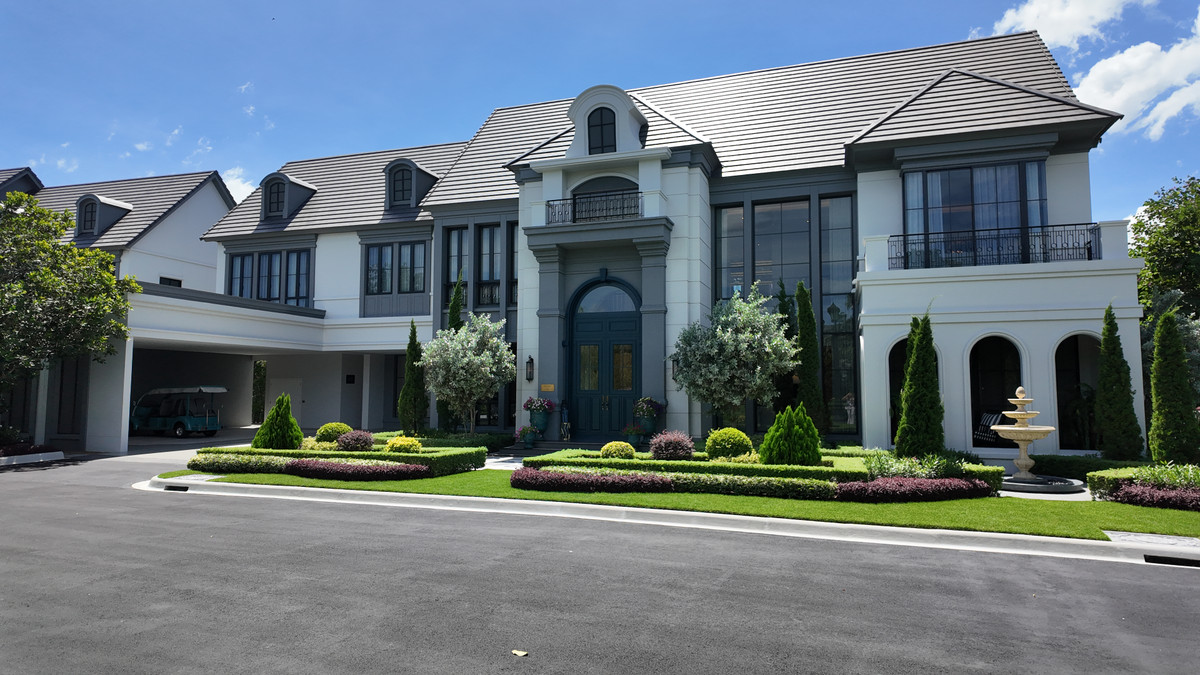 ขายบ้านพัฒนาการ ศรีนครินทร์ : Narasiri Victoire Krungthep Kreetha: Manoir No.6  678sqm. 5bed 6bath 99,000,000 Am: 0656199198
