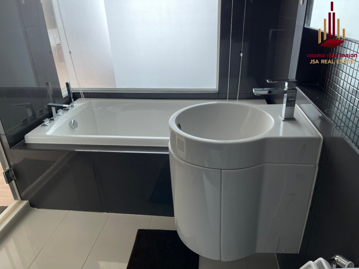 ขายคอนโดสาทร นราธิวาส : ✨ For Sale: Rhythm Sathorn  Condo ✨  💰 Only 9,300,000 THB