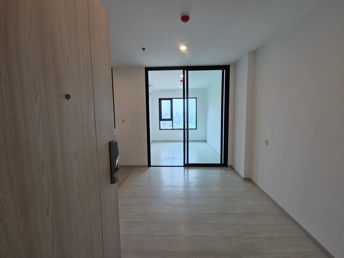 ขายคอนโดพระราม 9 เพชรบุรีตัดใหม่ RCA : ลดราคาพิเศษ Life Asoke (35 ตร.ม.) ห้องใหม่ ไม่เคยเข้าอยู่ ใกล้ MRT เพชรบุรี