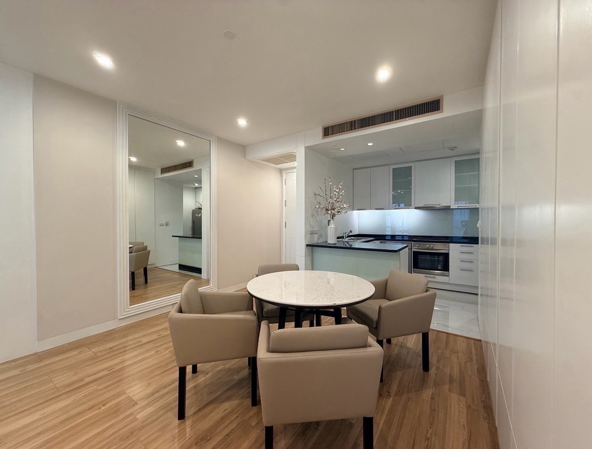 For RentCondoSathorn, Narathiwat : 2 Bedroom Condo for Rent 93 sq.m High Floor Newly Renovated Ascott Sky Villas Sathorn Near BTS Chong Nonsi
