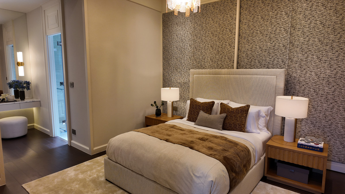 ขายบ้านพัฒนาการ ศรีนครินทร์ : Narasiri Victoire Krungthep Kreetha: Manoir No.6  678sqm. 5bed 6bath 99,000,000 Am: 0656199198