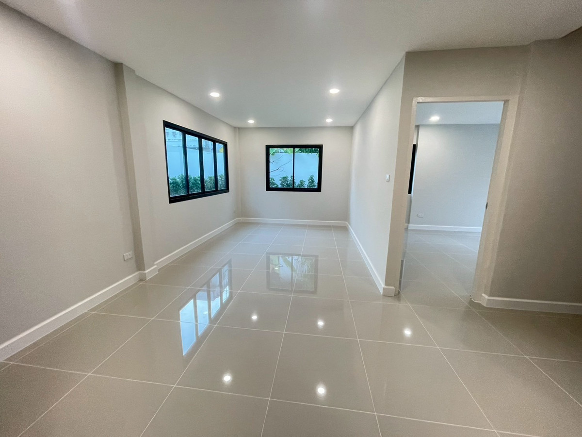 For SaleHouseNonthaburi, Bang Yai, Bangbuathong : Maneeya Masterpiece Rattanathibet, newly renovated second-hand detached house on Rattanathibet Road, near Central Rattanathibet, purple MRT.