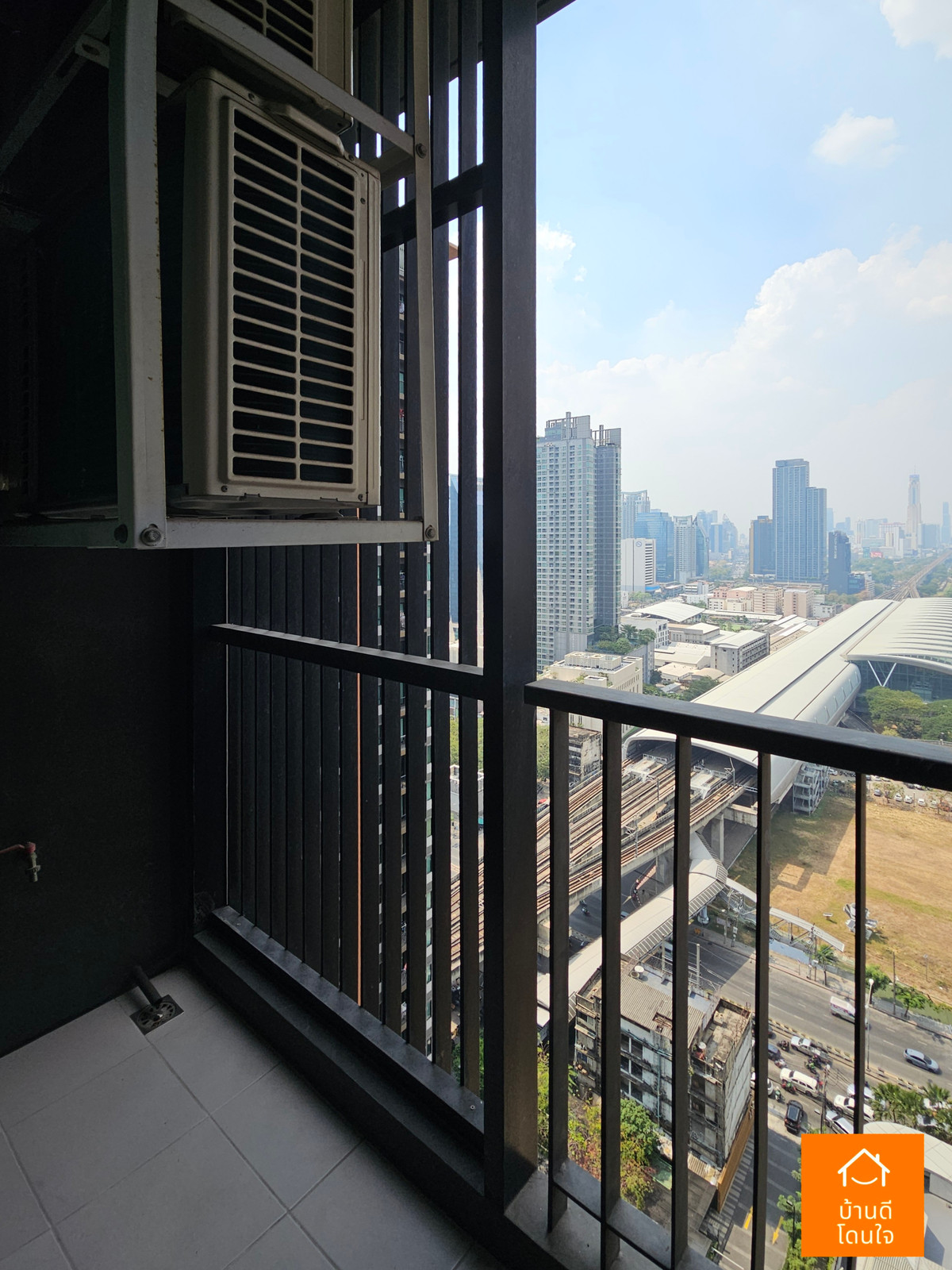 ขายคอนโดพระราม 9 เพชรบุรีตัดใหม่ RCA : ลดราคาพิเศษ Life Asoke (35 ตร.ม.) ห้องใหม่ ไม่เคยเข้าอยู่ ใกล้ MRT เพชรบุรี