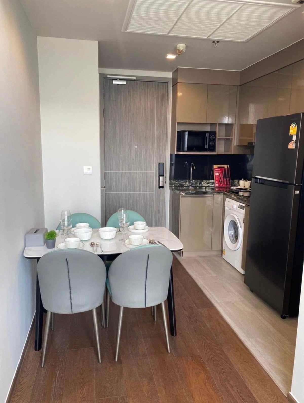 ให้เช่าคอนโดอารีย์ อนุสาวรีย์ : 🔥IDEO Q Victory🔥2B2B Duplex 60 Sqm 💫 ห้องสวยราคาดี💫 Duplex condo near BTS Victory Monument ชั้นสูง 30+💫 Call me putter : 0928895628 Line : plustor_ss