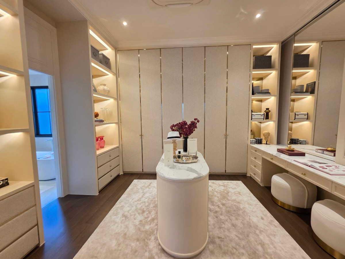 ขายบ้านพัฒนาการ ศรีนครินทร์ : Narasiri Victoire Krungthep Kreetha: Manoir No.5 543sqm. 4bed 5bath 80,000,000 Am: 0656199198