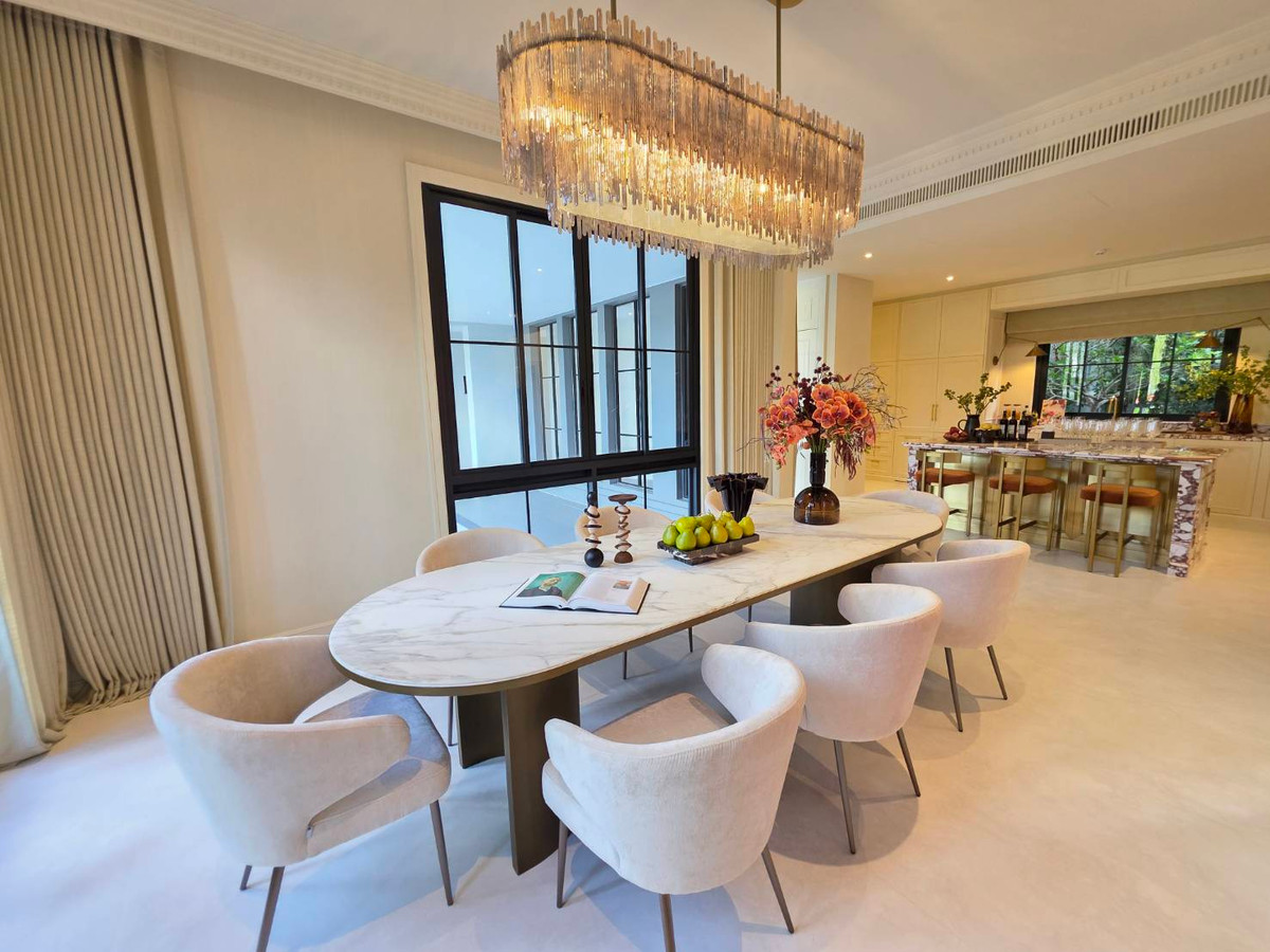 ขายบ้านพัฒนาการ ศรีนครินทร์ : Narasiri Victoire Krungthep Kreetha: Manoir No.6  678sqm. 5bed 6bath 99,000,000 Am: 0656199198