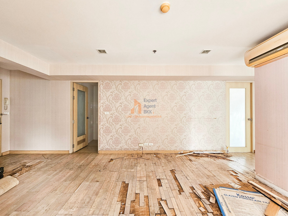 ขายคอนโดพระราม 9 เพชรบุรีตัดใหม่ RCA : 🏠 117 ตร.ม. กลางอโศก - ห้องใหญ่ รีโนเวทใหม่ ได้ตามใจ ขาย/SALE : My Resort Bangkok (มาย รีสอร์ท แบงค์คอก) - 2 ห้องนอน LC111