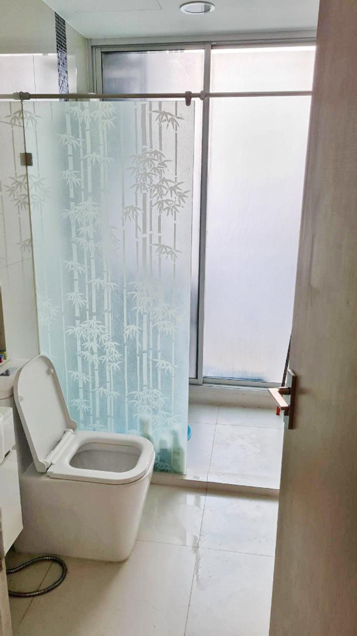 For RentCondoRattanathibet, Sanambinna : The Hotel Condo next to the Purple Line. Bang Kraso Station, complete with electrical appliances Parking doesnt have to be fought for.