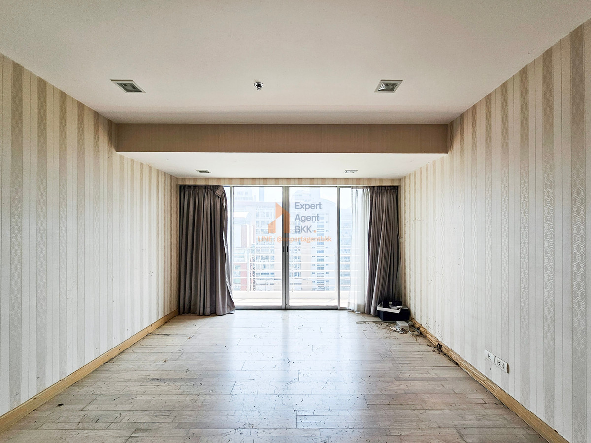 ขายคอนโดพระราม 9 เพชรบุรีตัดใหม่ RCA : 🏠 117 ตร.ม. กลางอโศก - ห้องใหญ่ รีโนเวทใหม่ ได้ตามใจ ขาย/SALE : My Resort Bangkok (มาย รีสอร์ท แบงค์คอก) - 2 ห้องนอน LC111