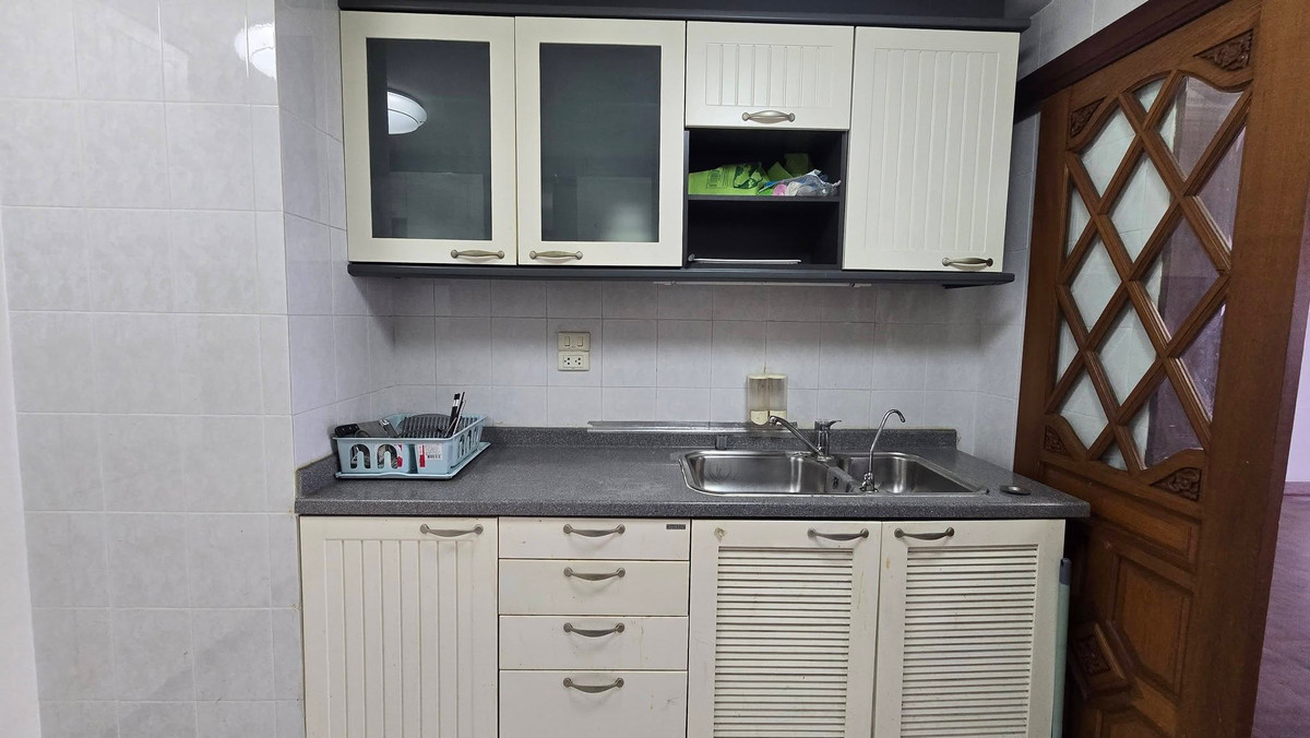 For SaleCondoBangna, Bearing, Lasalle : Condo for sale: Central City East Tower, Central City Bangna East Tower, next to Central Bangna, actually walking distance. Theres only 1 unit. Anyone whos late = miss out on a rare item.