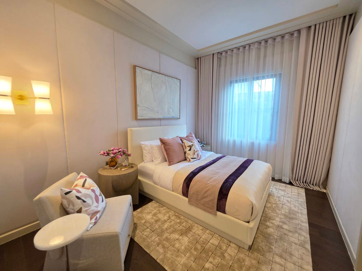 ขายบ้านพัฒนาการ ศรีนครินทร์ : Narasiri Victoire Krungthep Kreetha: Manoir No.6  678sqm. 5bed 6bath 99,000,000 Am: 0656199198