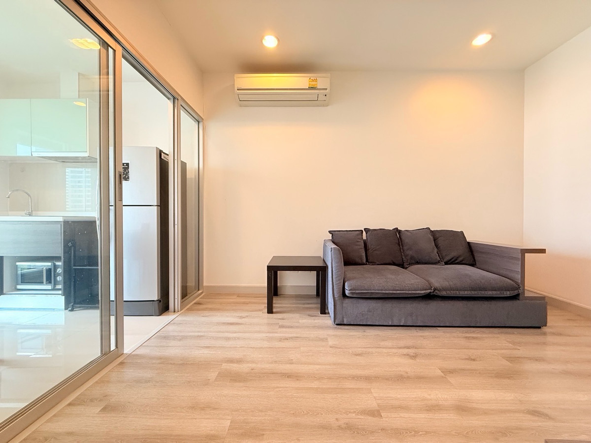 For RentCondoSathorn, Narathiwat : For rent 1 bedroom Centric Sathorn St.Louis BTS St. Louis Station AIA