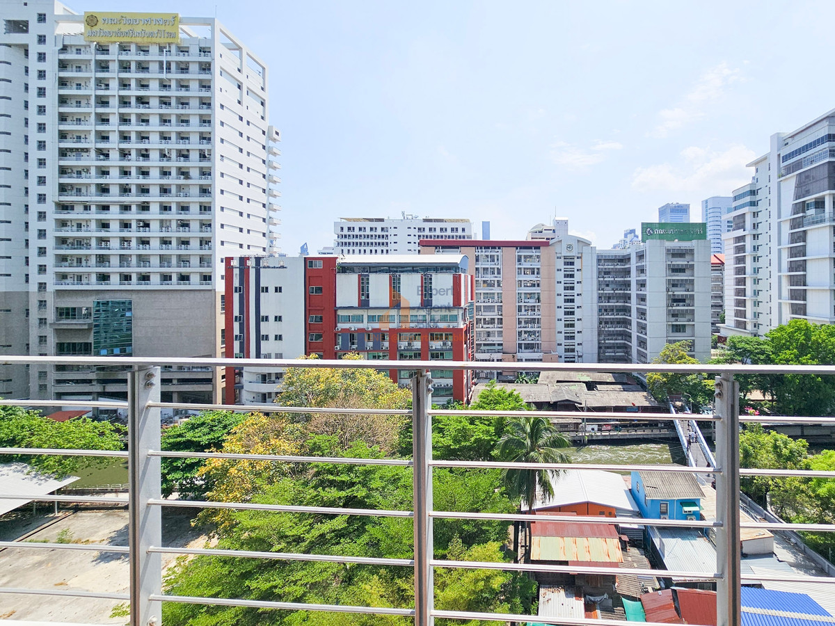 ขายคอนโดพระราม 9 เพชรบุรีตัดใหม่ RCA : 🏠 117 ตร.ม. กลางอโศก - ห้องใหญ่ รีโนเวทใหม่ ได้ตามใจ ขาย/SALE : My Resort Bangkok (มาย รีสอร์ท แบงค์คอก) - 2 ห้องนอน LC111