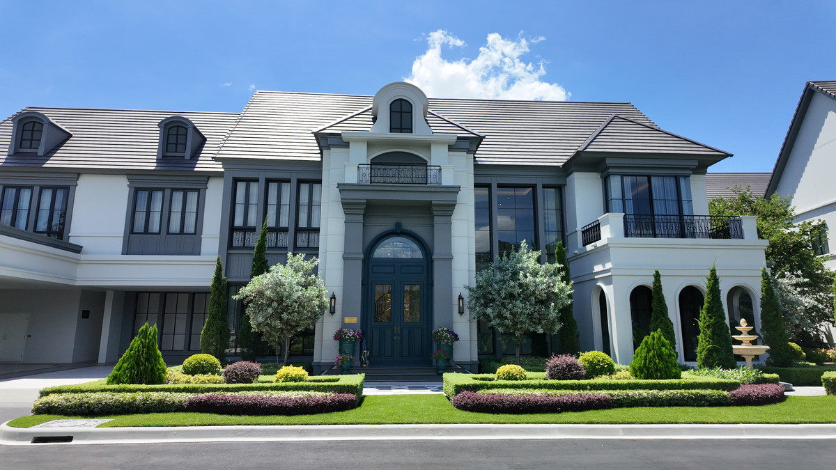 For SaleHousePattanakan, Srinakarin : Narasiri Victoire Krungthep Kreetha: Manoir No.6 678sqm. 5bed 6bath 99,000,000 Am: 0656199198