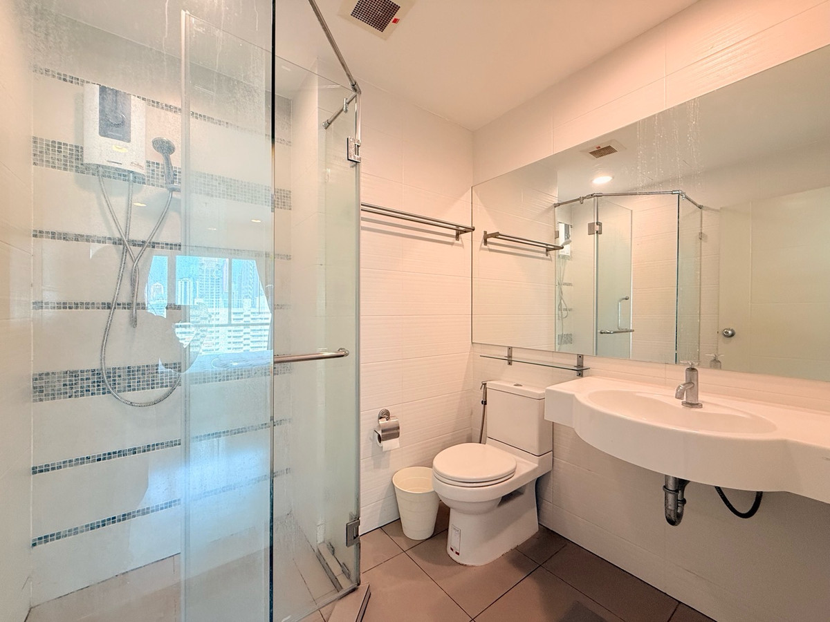 For RentCondoSathorn, Narathiwat : For rent 1 bedroom Centric Sathorn St.Louis BTS St. Louis Station AIA