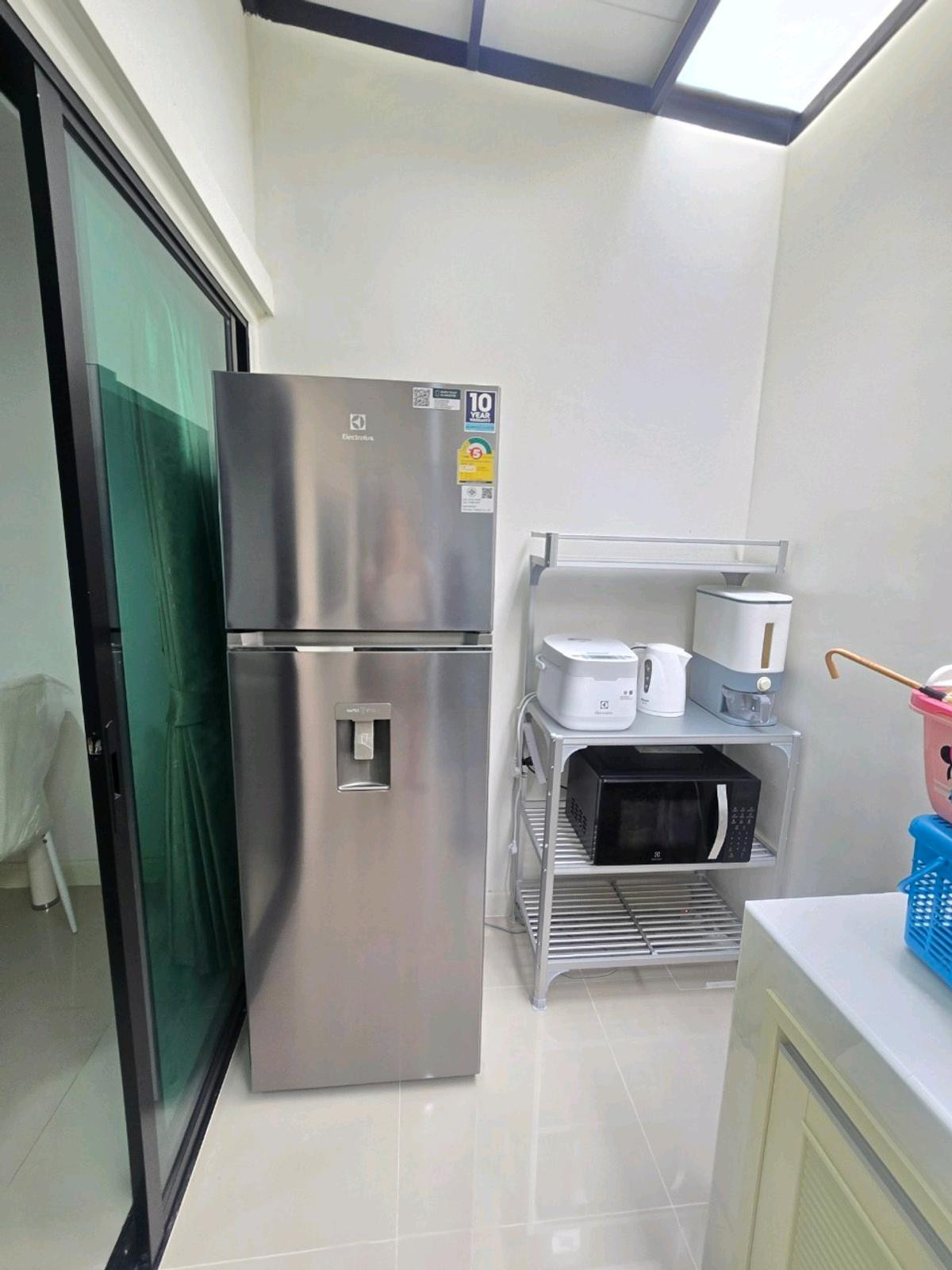 ให้เช่าทาวน์โฮมอ่อนนุช อุดมสุข : 🐕‍🦺🐈🐩บ้านกลางเมือง ศรีนครินทร์–อ่อนนุชเฟอร์นิเจอร์และเครื่องใช้ไฟฟ้าครบ เลี้ยงสัตว์ได้
✨ หิ้วกระเป๋าเข้าอยู่ได้เลย พร้อมเข้าอยู่ทันที