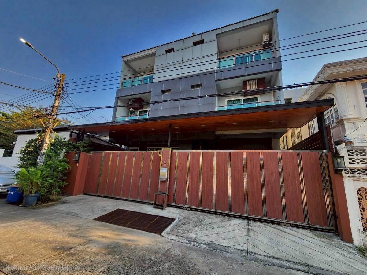 ขายบ้านพระราม 9 เพชรบุรีตัดใหม่ RCA : ขาย บ้านเดี่ยว 4 ชั้น พระราม 9 ซอย 43 ต้นซอย ใกล้เดอะไนน์เพียง 700 เมตร