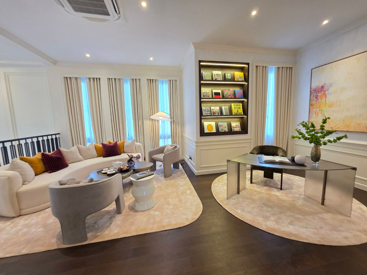 ขายบ้านพัฒนาการ ศรีนครินทร์ : Narasiri Victoire Krungthep Kreetha: Manoir No.6  678sqm. 5bed 6bath 99,000,000 Am: 0656199198