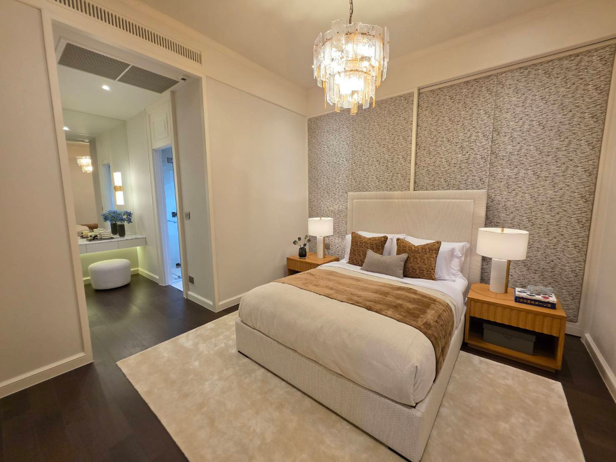 ขายบ้านพัฒนาการ ศรีนครินทร์ : Narasiri Victoire Krungthep Kreetha: Manoir No.6  678sqm. 5bed 6bath 99,000,000 Am: 0656199198