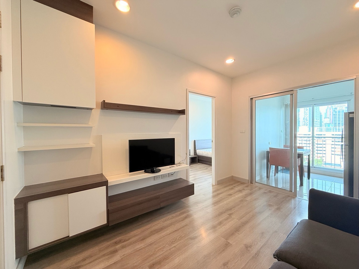 For RentCondoSathorn, Narathiwat : For rent 1 bedroom Centric Sathorn St.Louis BTS St. Louis Station AIA