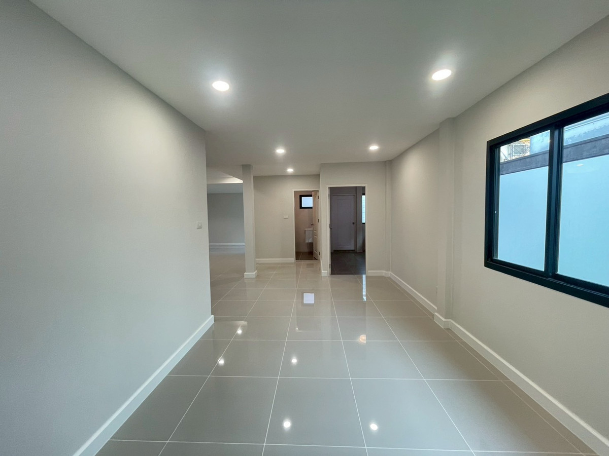 For SaleHouseNonthaburi, Bang Yai, Bangbuathong : Maneeya Masterpiece Rattanathibet, newly renovated second-hand detached house on Rattanathibet Road, near Central Rattanathibet, purple MRT.