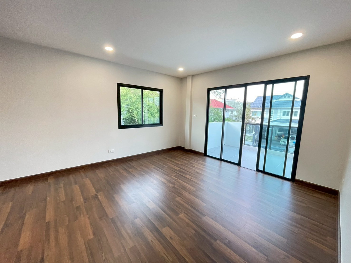 For SaleHouseNonthaburi, Bang Yai, Bangbuathong : Maneeya Masterpiece Rattanathibet, newly renovated second-hand detached house on Rattanathibet Road, near Central Rattanathibet, purple MRT.
