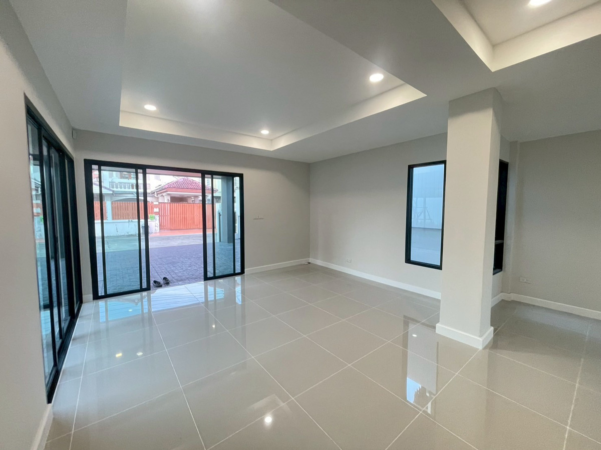 For SaleHouseNonthaburi, Bang Yai, Bangbuathong : Maneeya Masterpiece Rattanathibet, newly renovated second-hand detached house on Rattanathibet Road, near Central Rattanathibet, purple MRT.