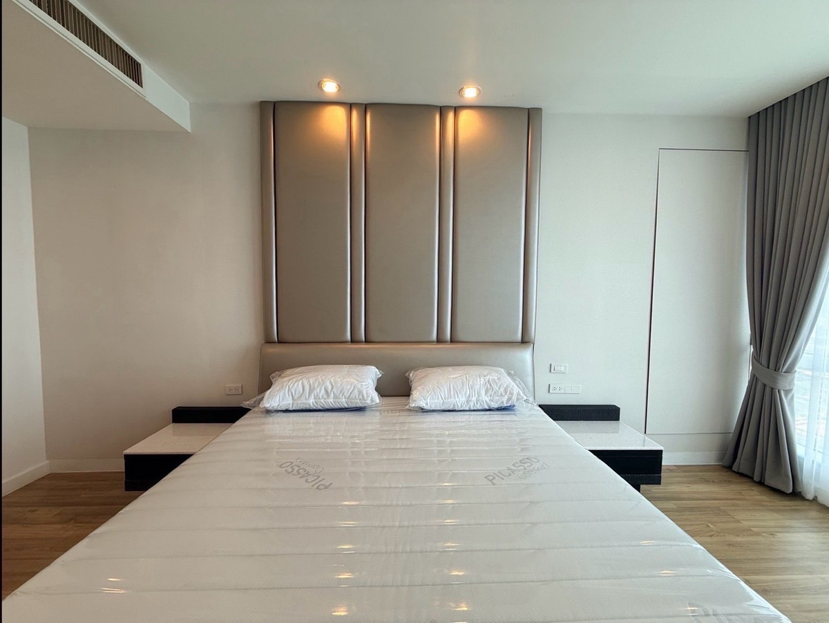 For RentCondoSathorn, Narathiwat : 2 Bedroom Condo for Rent 93 sq.m High Floor Newly Renovated Ascott Sky Villas Sathorn Near BTS Chong Nonsi
