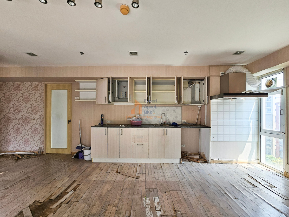 ขายคอนโดพระราม 9 เพชรบุรีตัดใหม่ RCA : 🏠 117 ตร.ม. กลางอโศก - ห้องใหญ่ รีโนเวทใหม่ ได้ตามใจ ขาย/SALE : My Resort Bangkok (มาย รีสอร์ท แบงค์คอก) - 2 ห้องนอน LC111