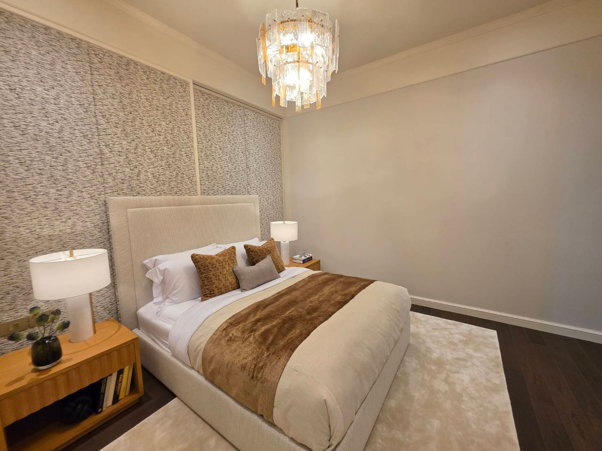 ขายบ้านพัฒนาการ ศรีนครินทร์ : Narasiri Victoire Krungthep Kreetha: Manoir No.6  678sqm. 5bed 6bath 99,000,000 Am: 0656199198