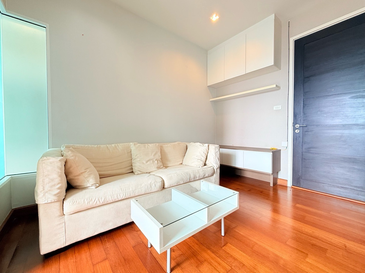 CondoSathorn, Narathiwat : For rent, Ivy Sathorn, 1 bedroom, 35 sq m, BTS St.Louis, ready to move in.