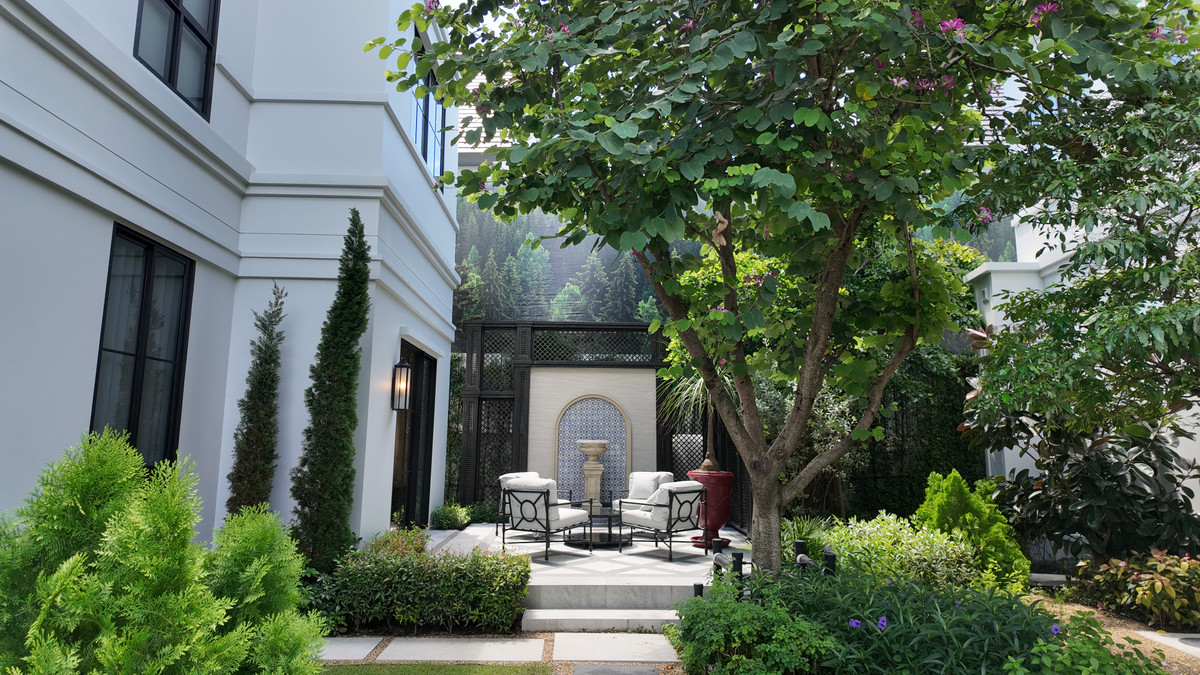 ขายบ้านพัฒนาการ ศรีนครินทร์ : Narasiri Victoire Krungthep Kreetha: Manoir No.6  678sqm. 5bed 6bath 99,000,000 Am: 0656199198