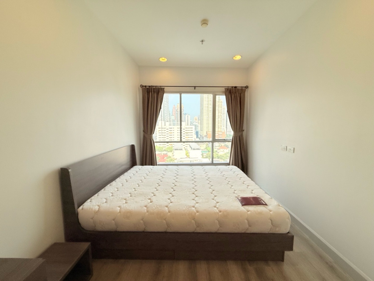 For RentCondoSathorn, Narathiwat : For rent 1 bedroom Centric Sathorn St.Louis BTS St. Louis Station AIA