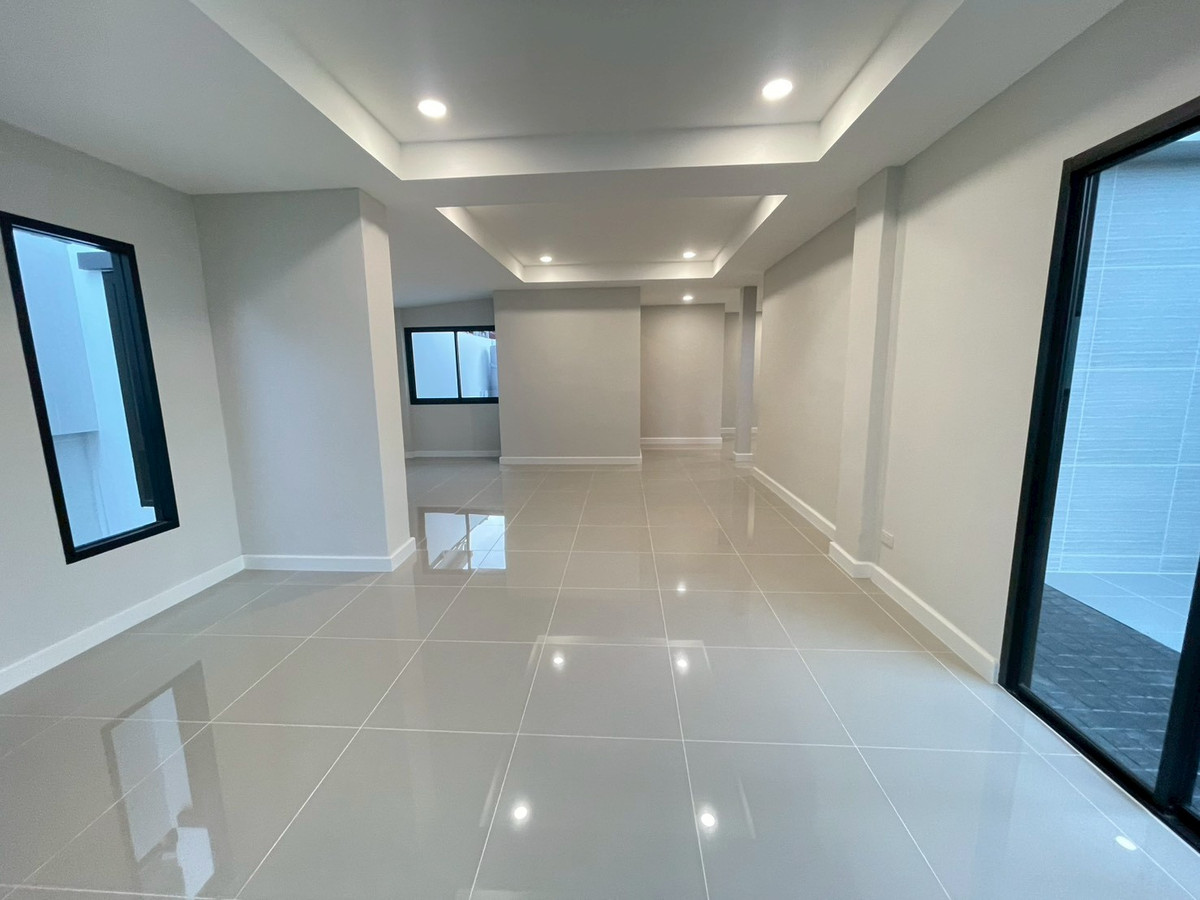 For SaleHouseNonthaburi, Bang Yai, Bangbuathong : Maneeya Masterpiece Rattanathibet, newly renovated second-hand detached house on Rattanathibet Road, near Central Rattanathibet, purple MRT.