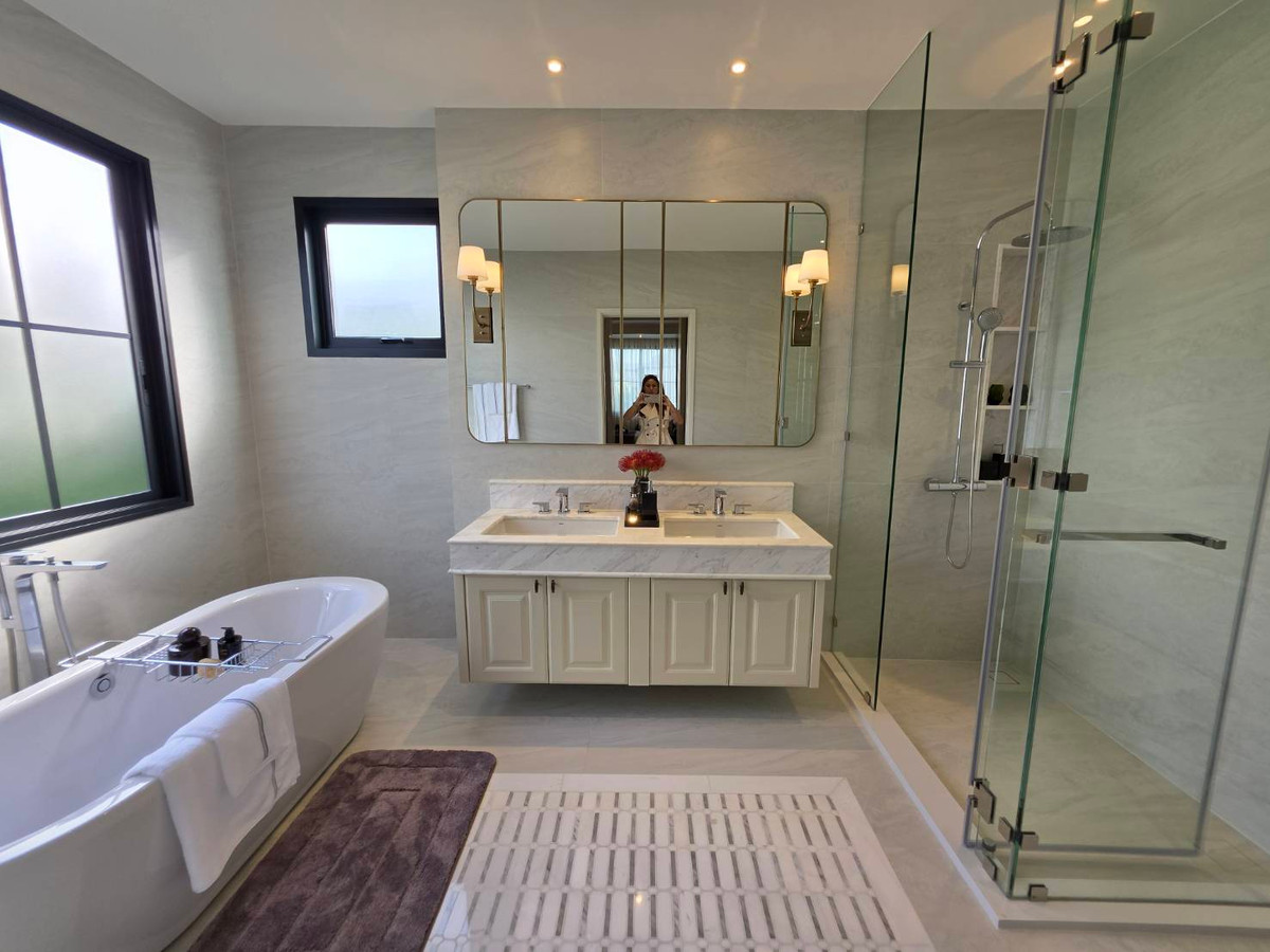 ขายบ้านพัฒนาการ ศรีนครินทร์ : Narasiri Victoire Krungthep Kreetha: Manoir No.4 453sqm. 4bed 5bath 65,000,000 Am: 0656199198