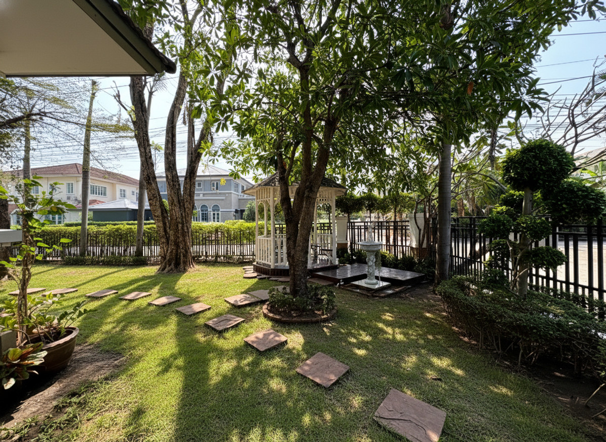 For SaleHouseSamut Prakan,Samrong : The ultimate in relaxation | Nantawan Srinakarin, corner detached house Quality projects from Land & Houses