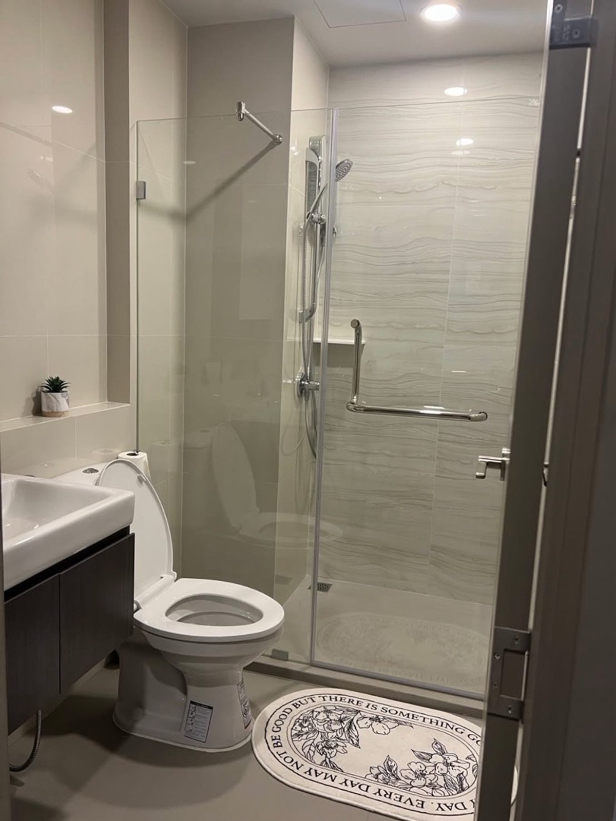 For RentCondoOnnut, Udomsuk : Beautiful room for rent, ready to move in✨ Aspire Onnut Station, 10th floor, size 31 sq m, price 21,000 baht, next to BTS On Nut 200 meters🚝 near Lotus Sukhumvit 50