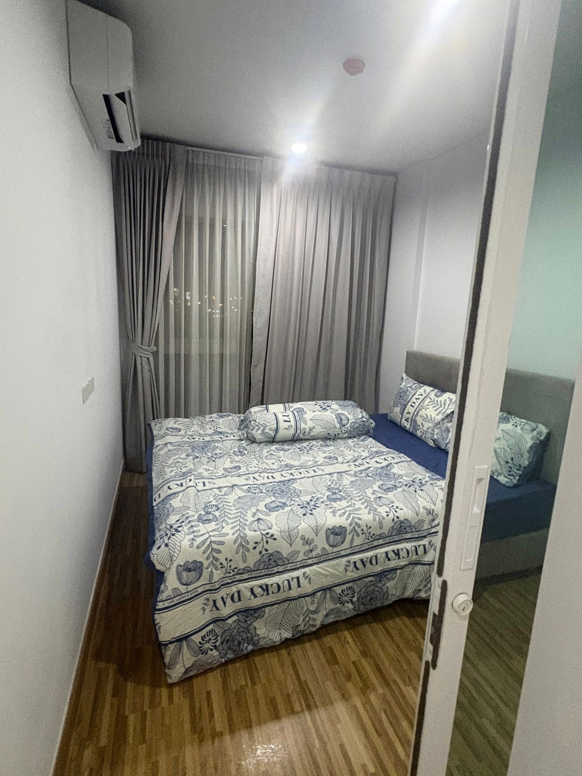 For RentCondoNonthaburi, Bang Yai, Bangbuathong : For rent, Iris Westgate (Iris Westgate), MRT Purple Line, Khlong Bang Phai.