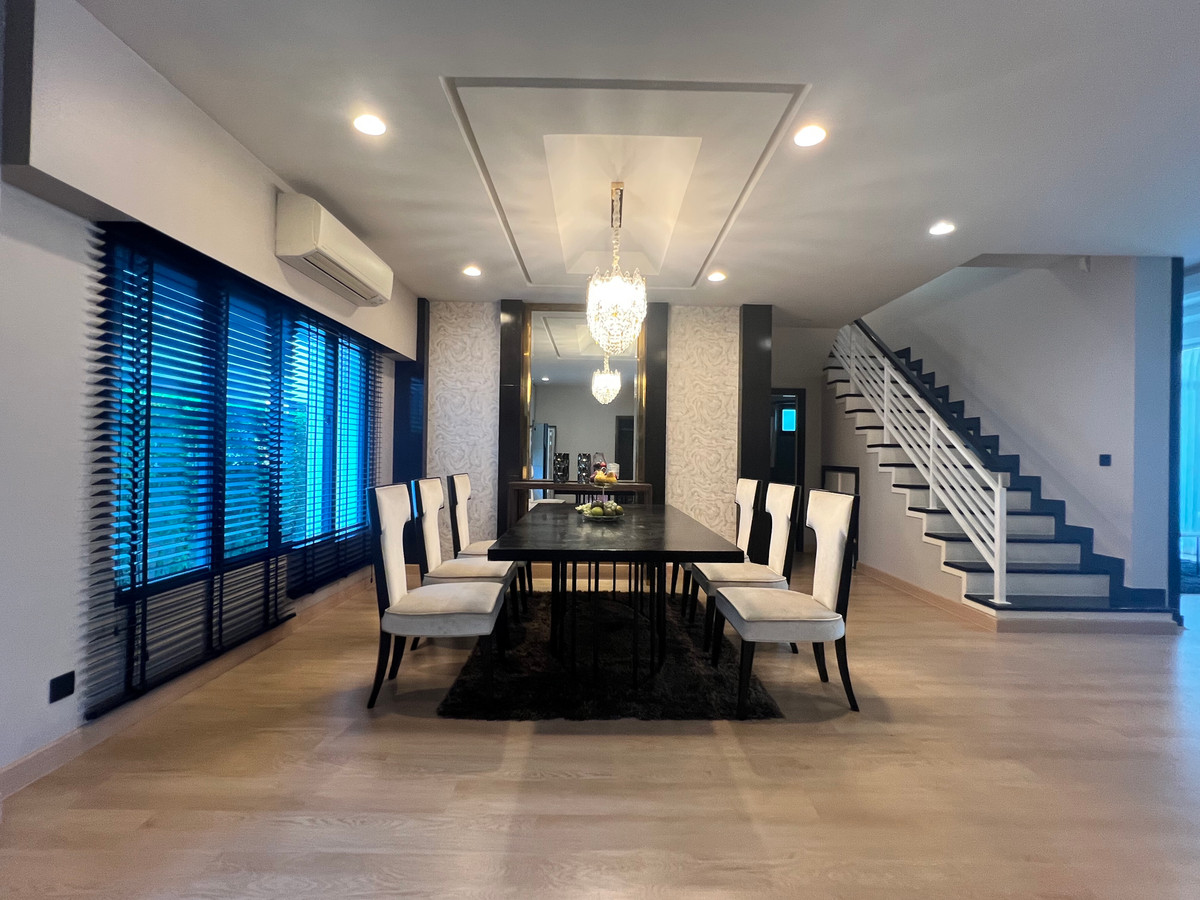 For RentHousePattanakan, Srinakarin : Luxury House For rent at Setthasiri Krungthep-kreetha with pool