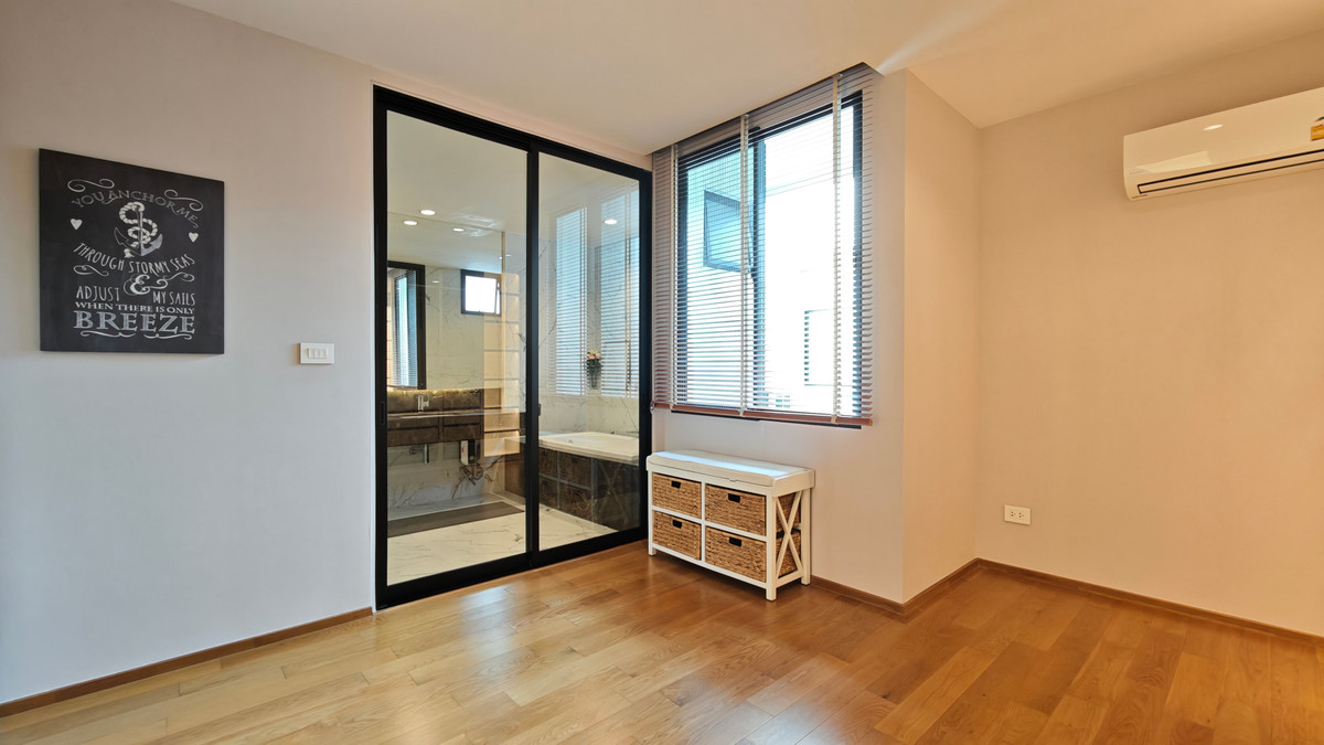 For RentHousePattanakan, Srinakarin : Townhome for rent, 3bedrooms Nirvana Define Srinakarin-Rama 9