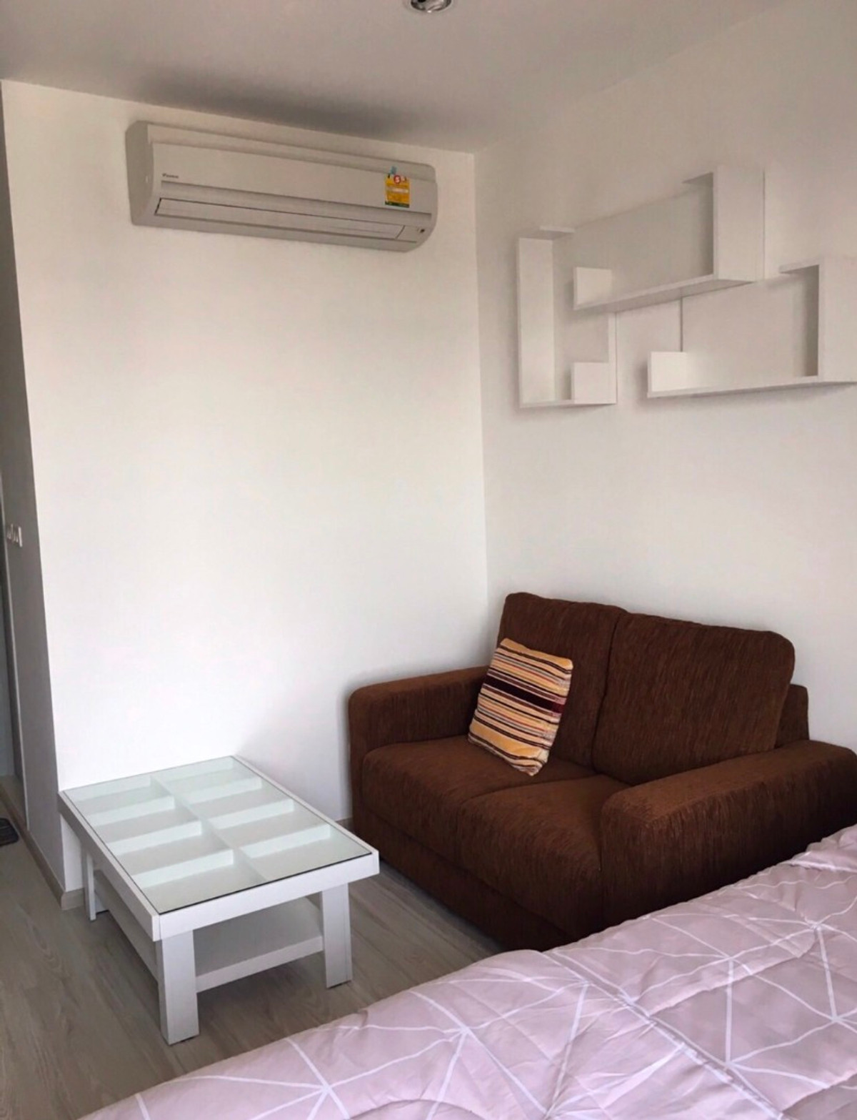For RentCondoBangna, Bearing, Lasalle : Condo for Rent: Ideo Mobi Sukhumvit Eastgate Near BTS Bang Na (approx. 150 meters)