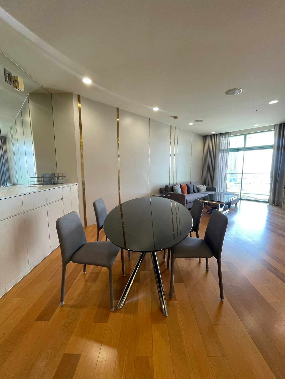 For RentCondoSathorn, Narathiwat : Condo for rent, Chatrium Riverside, near Shrewsbury International School, beautiful room, Chao Phraya River view. Ready to move in