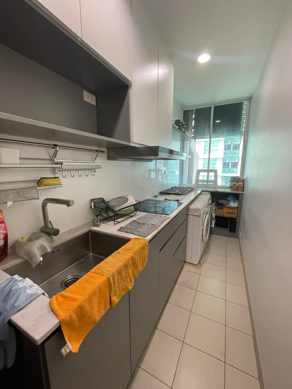 For RentCondoSathorn, Narathiwat : Condo for rent, Chatrium Riverside, near Shrewsbury International School, beautiful room, Chao Phraya River view. Ready to move in