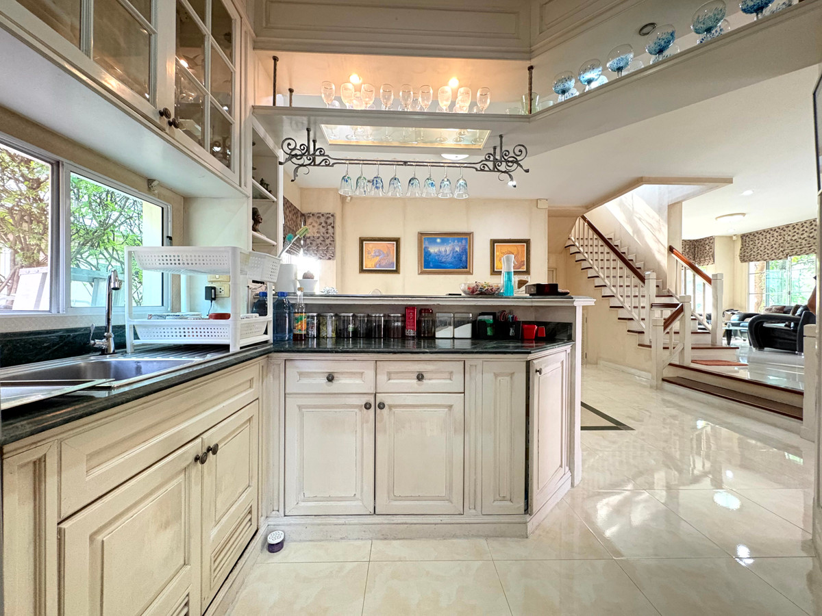 For SaleHouseSamut Prakan,Samrong : The ultimate in relaxation | Nantawan Srinakarin, corner detached house Quality projects from Land & Houses