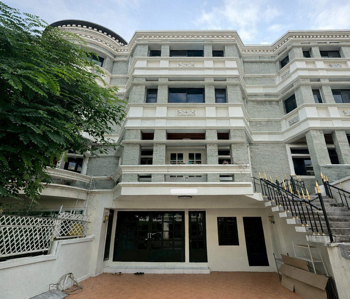For RentTownhomeSukhumvit, Asoke, Thonglor : Newly Renovated Townhouse at Phrom Phong - Asoke. Suitable for Resident or Business ** NO CO-AGENT ** 
