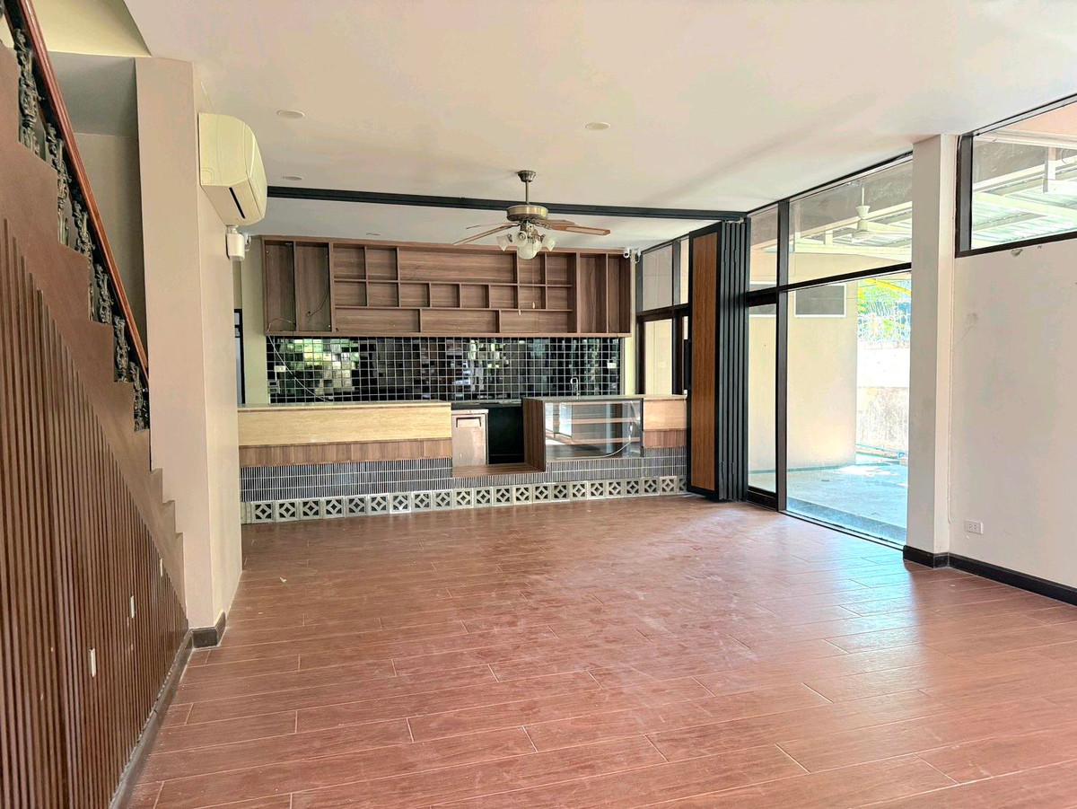 For RentHouseSukhumvit, Asoke, Thonglor : Single house Sukhumvit 13