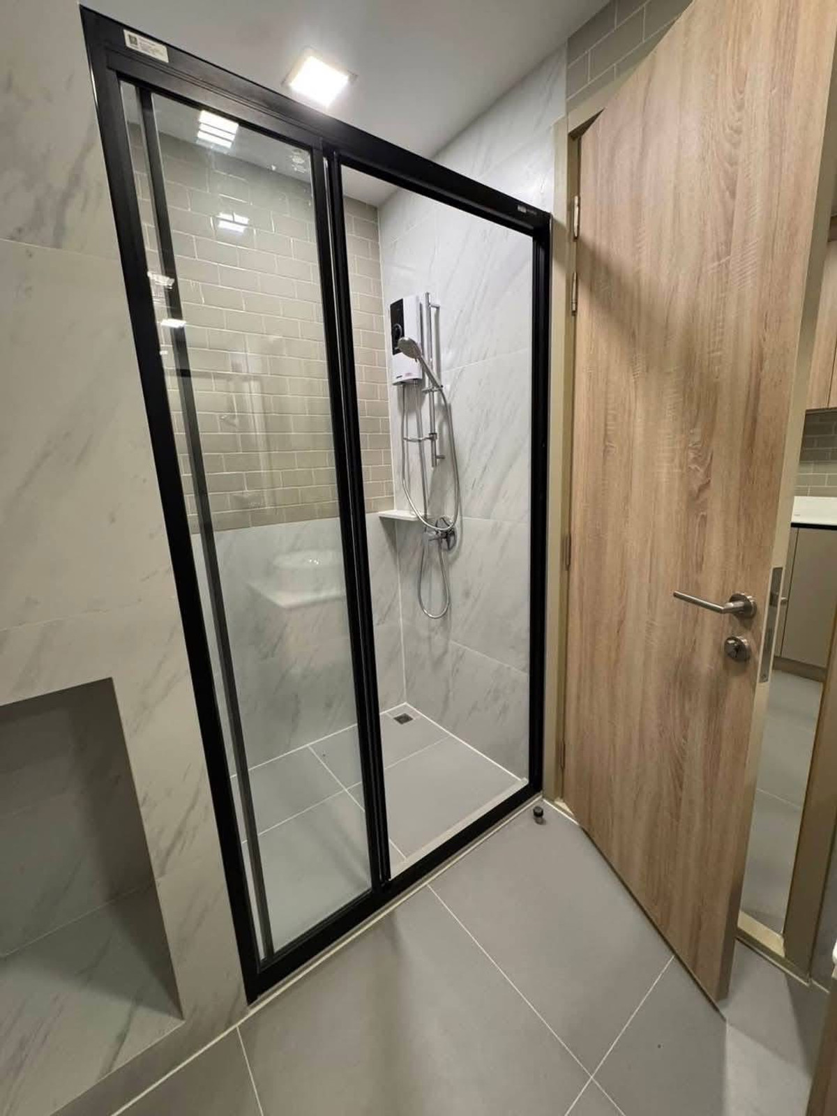 For RentCondoRatchathewi,Phayathai : ⚡️Hot Deal⚡️Xt phayathai 43 Sqm🔥1B1B🔥23,000 B If interested, contact Putter⚡️ 0928895628 ⚡️line:plustor_ss