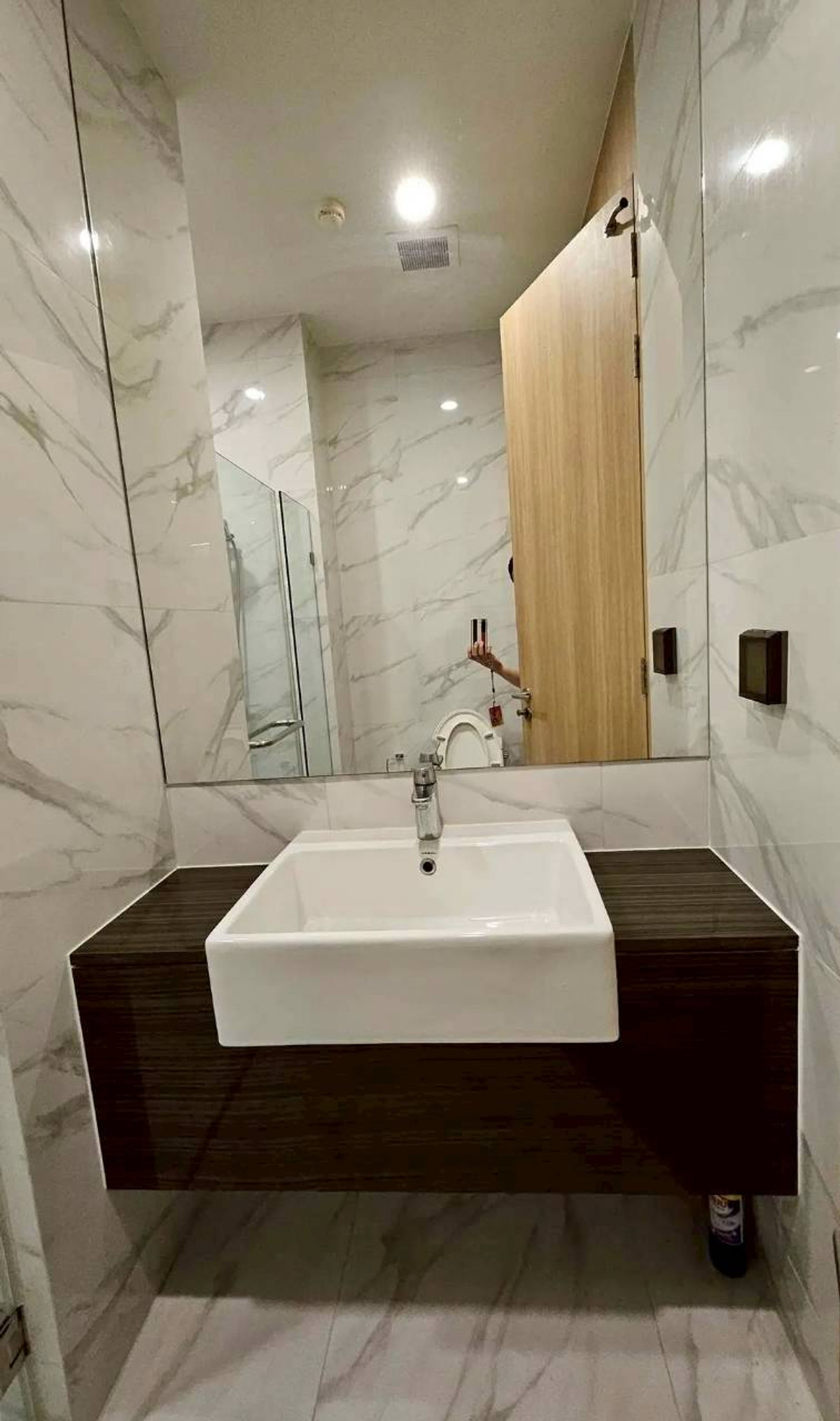 ให้เช่าคอนโดสุขุมวิท อโศก ทองหล่อ : ✅ NB19118 ✅ Line : @p2nproperty